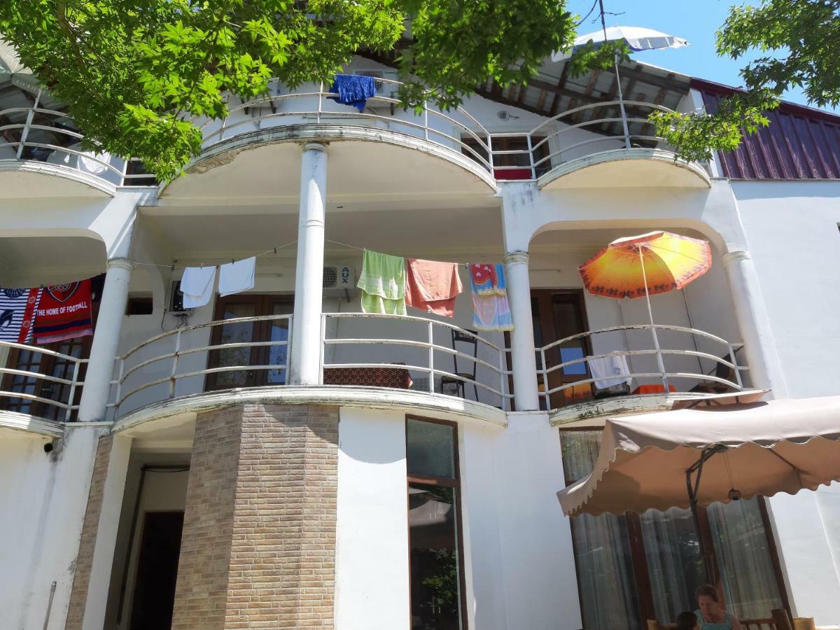 Merabi Guest House Makhinjauri Bagian luar foto