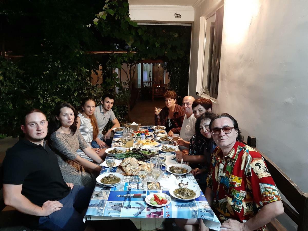 Merabi Guest House Makhinjauri Bagian luar foto
